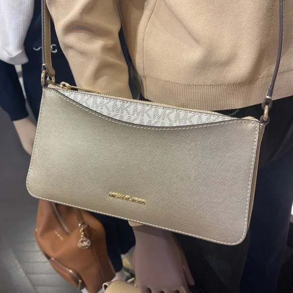 MICHAEL KORS Arden Medium Metallic Crossbody Bag
Pale Gold 
NWT - Picture 6 of 16